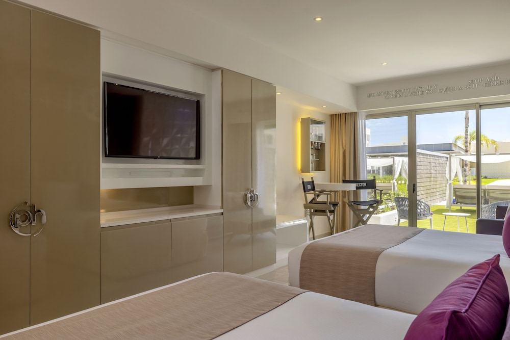 Junior Suite Swim Out - Photo 4