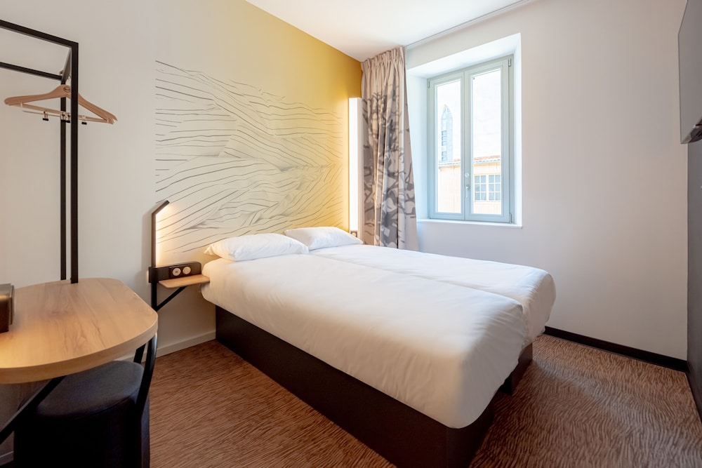 Twin Room, Non Smoking - Photo 1