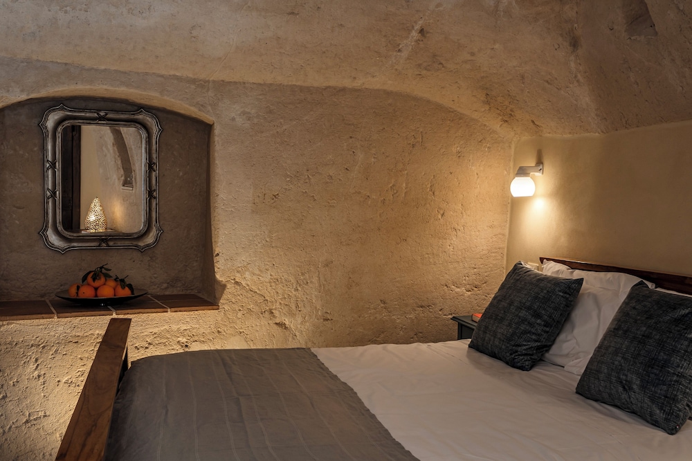 Traditional Double Room, City View - Photo 8