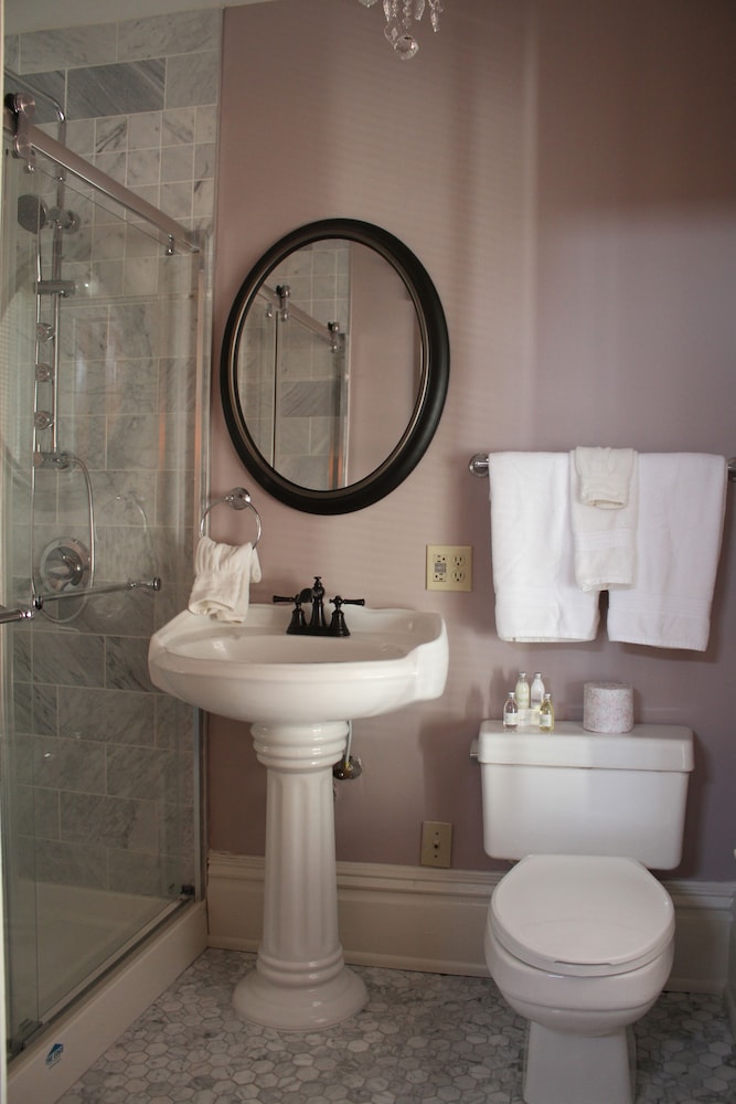 Premium Room, Balcony (Pearl House 4; 2nd Floor-Stairs Only ) photo 3