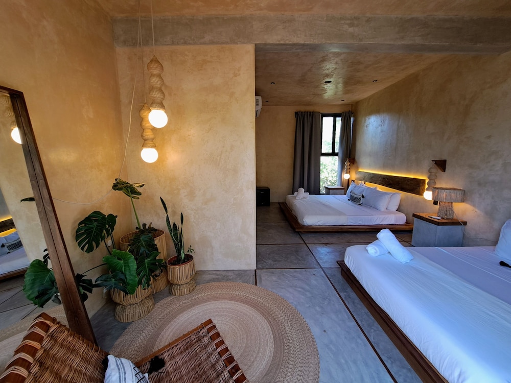 Deluxe Double Room, Pool View