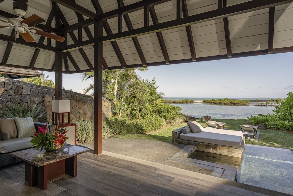 Villa, 1 King Bed, Private Pool, Oceanfront - Photo 8