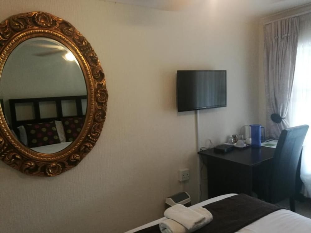 Double or Twin Room photo 1