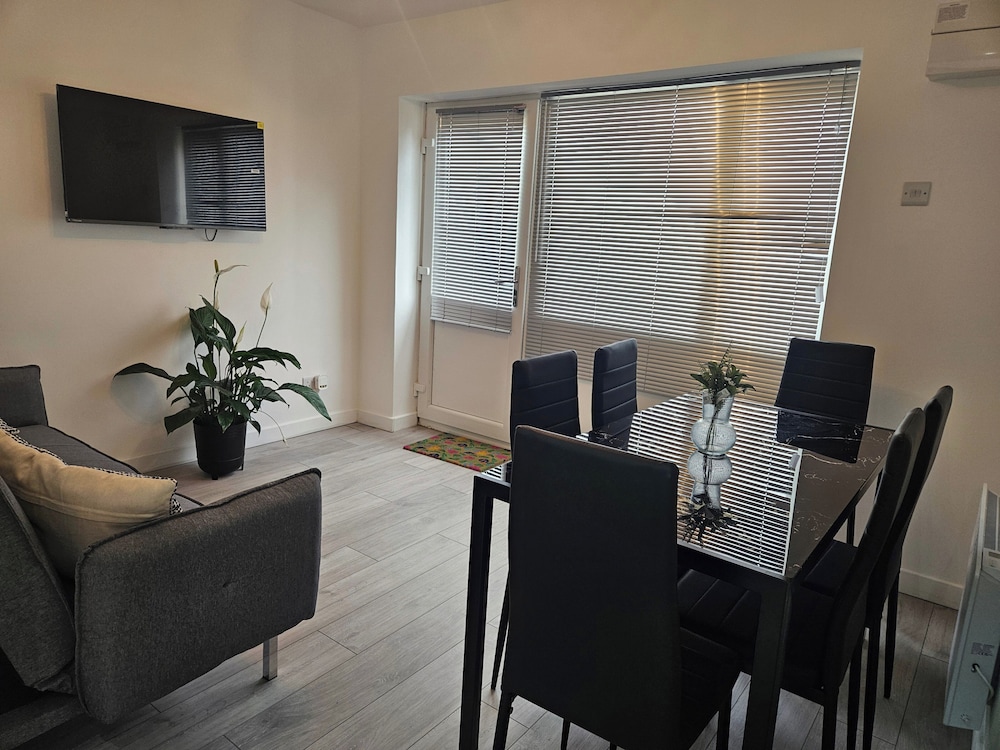 Apartment photo 2