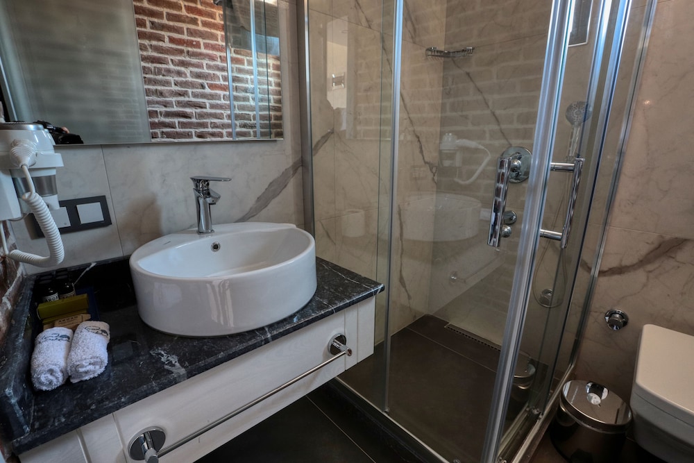 Standard Room, Balcony - Photo 6