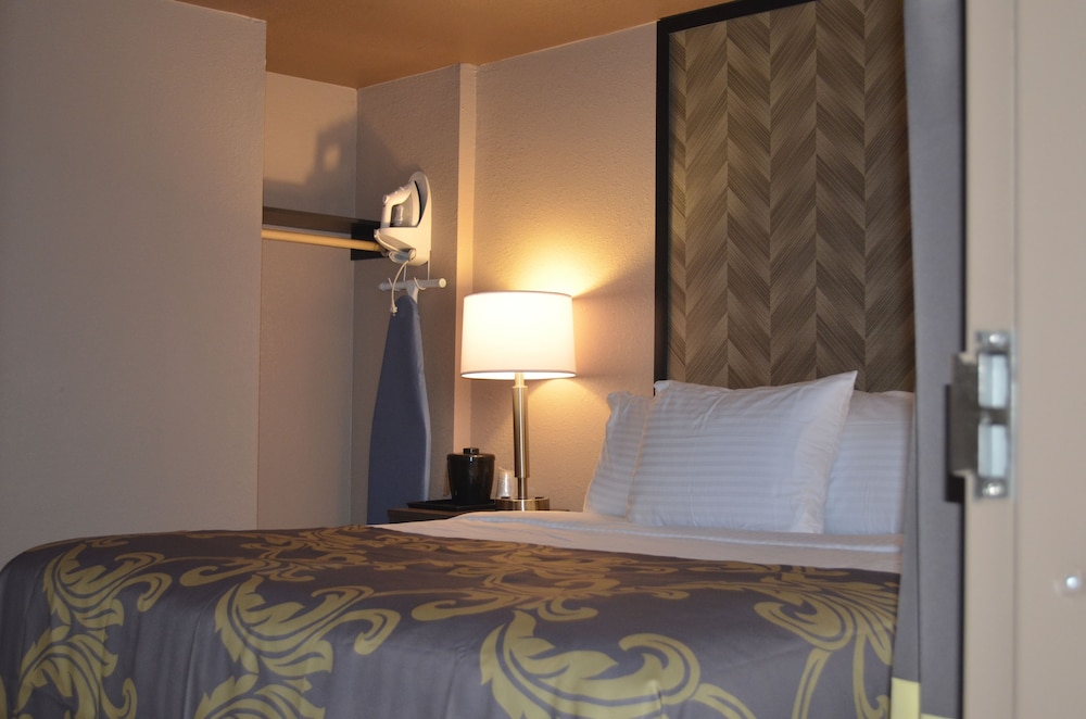 King Room - Disability Access photo 2