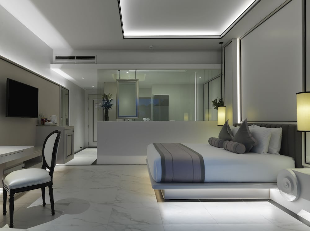 Superior Room, Pool View