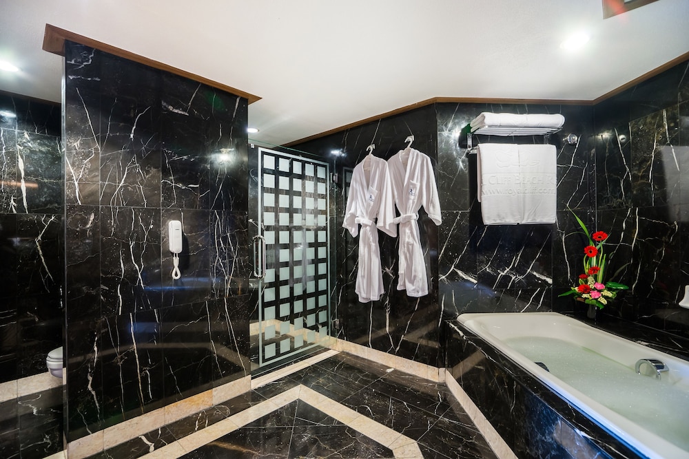 One Bedroom Regency Suite thumbnail 5