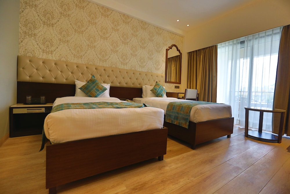 Executive Room - Photo 3