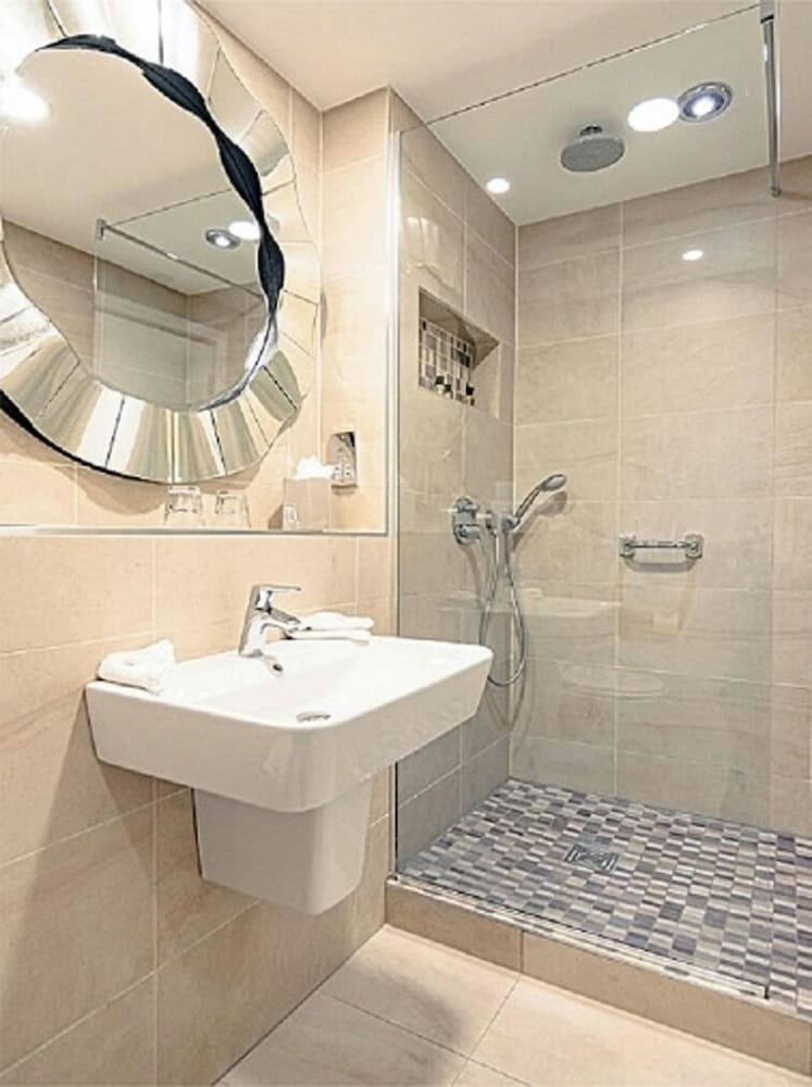 Standard Double Room, 1 Double Bed, River View photo 3