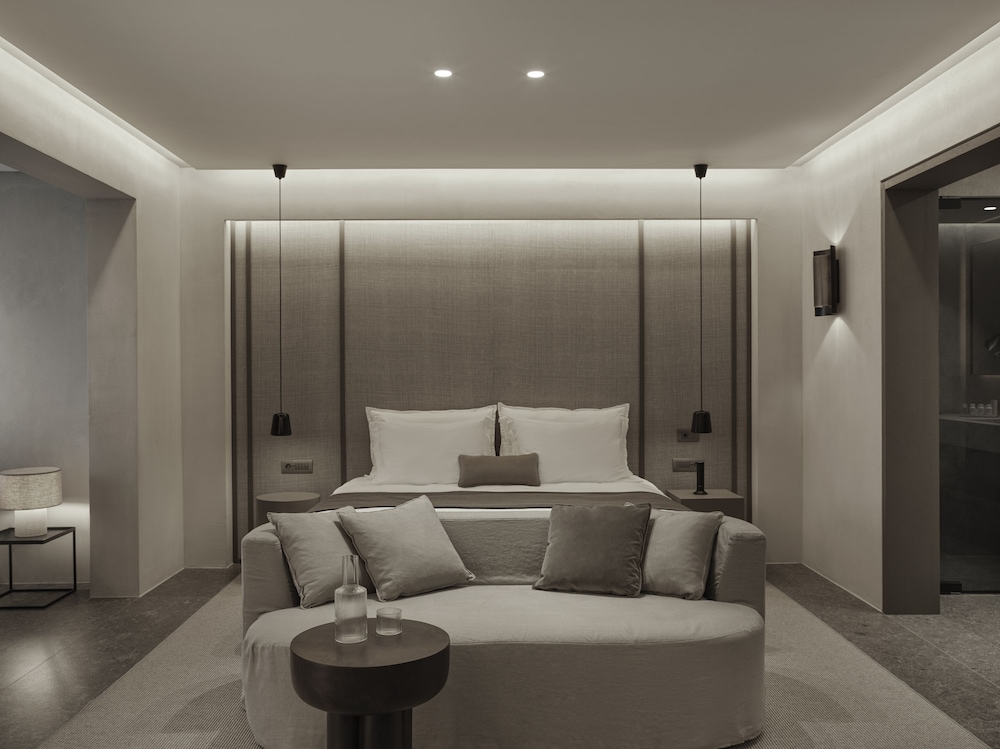 Noima Suite, Private Heated Pool, Sea View - Photo 3