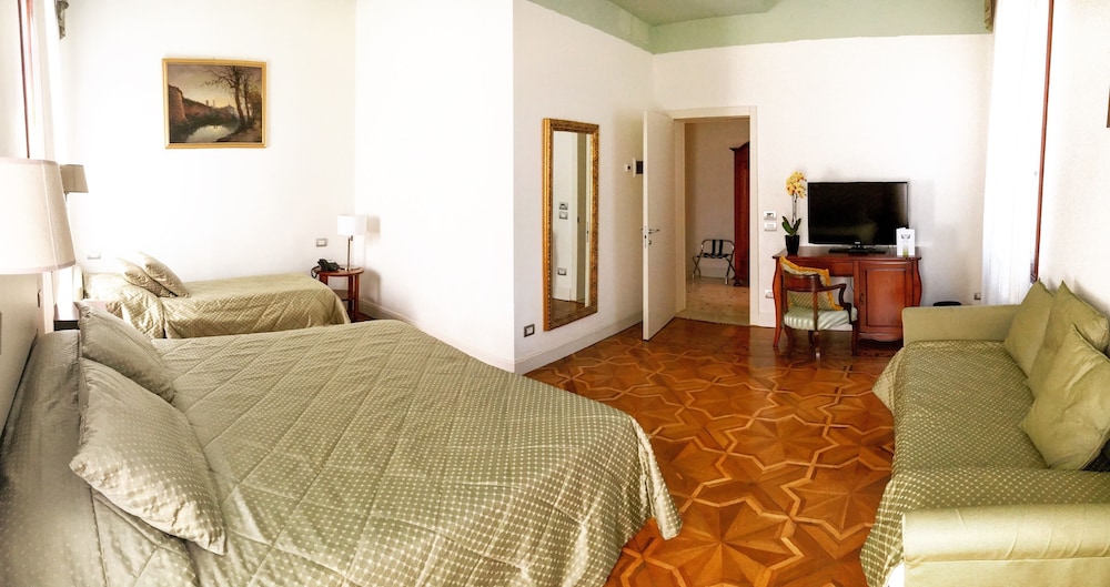 Junior Suite Deluxe thumbnail 5