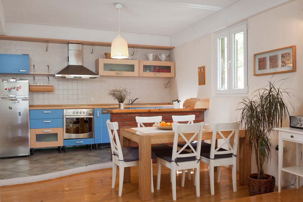 Apartment (Maja - 50 m from beach - A1(2+2))