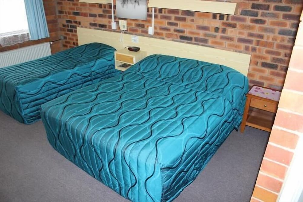 Large Family Suite, 2 Bedrooms, Non Smoking (Family Unit (6)) photo 3