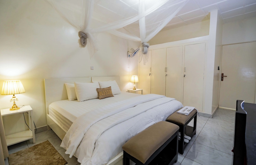 Standard Double Room, 1 Queen Bed, Garden View