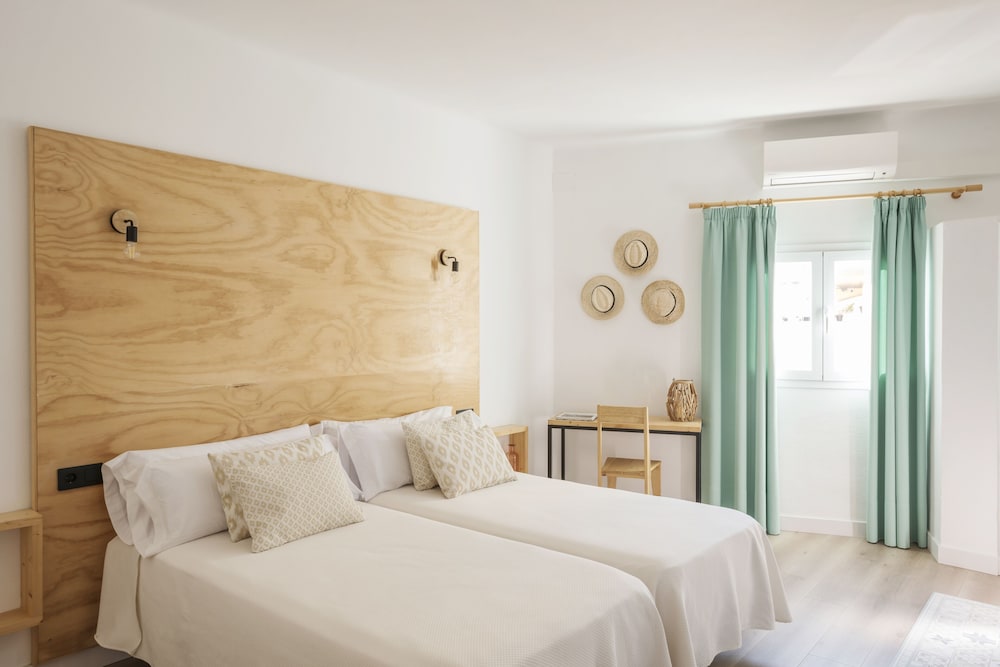 Standard Twin Room photo 3