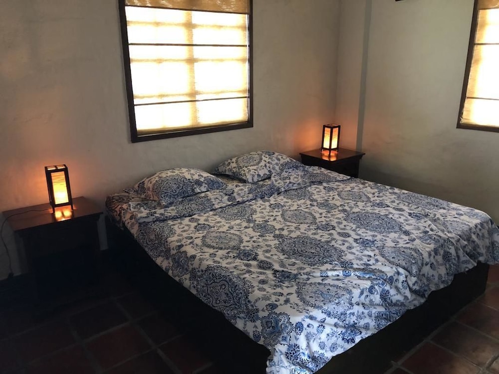 Deluxe King Room - Photo 4