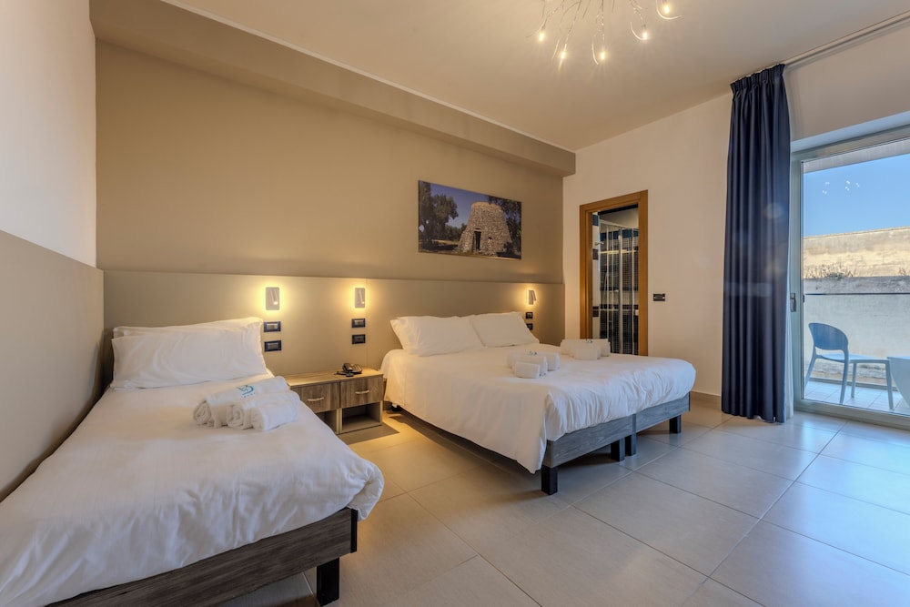 Standard Triple Room photo 2