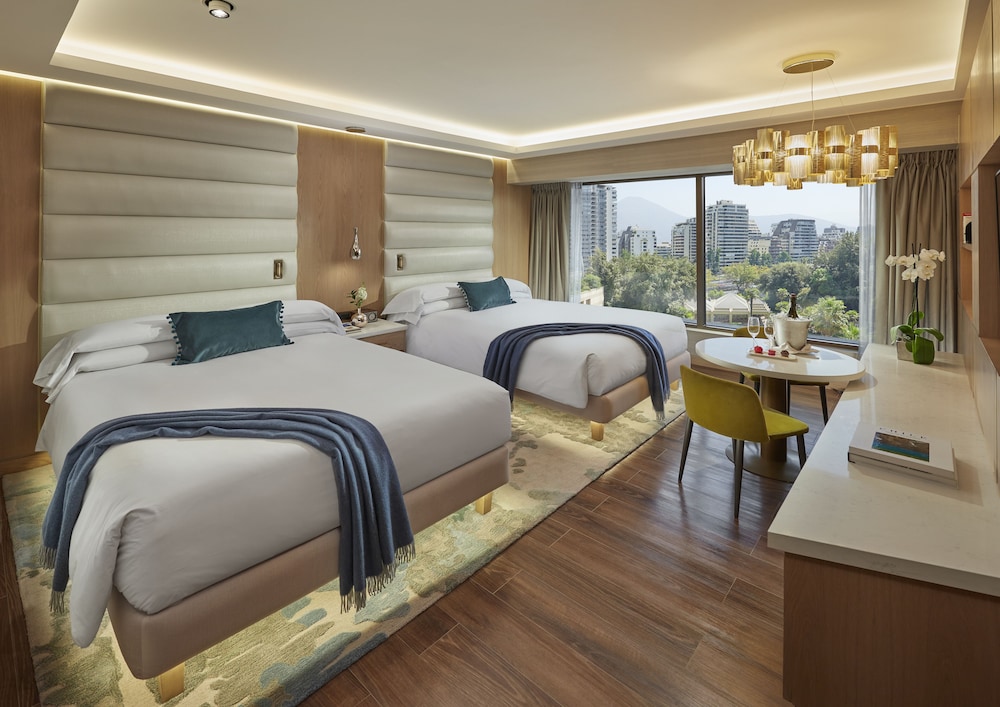 Executive Room, 2 Queen Beds - Photo 1