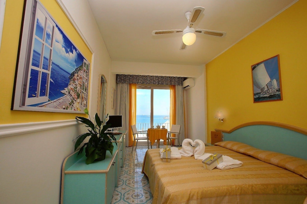 Comfort Triple Room, Sea View