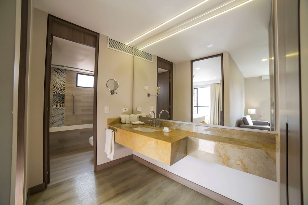 Suite, One King Bed, Non-Smoking - Photo 11