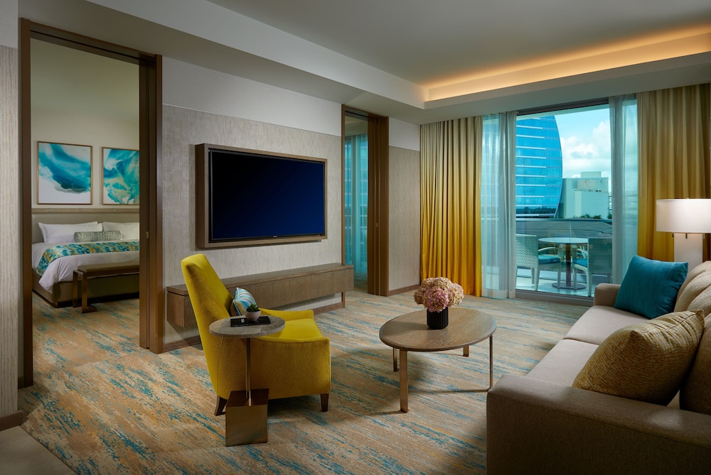 Platinum Suite King Balcony photo 1