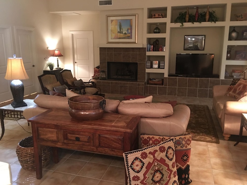 House, 3 Bedrooms photo 2