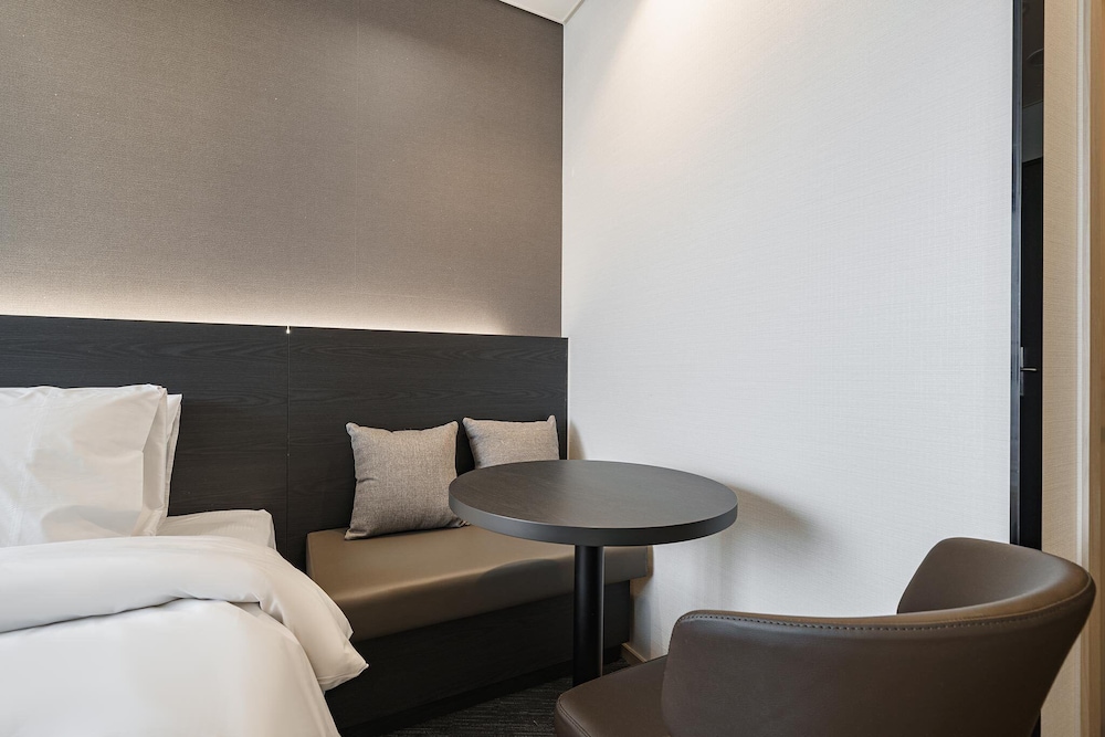 Standard Twin Room - Photo 4