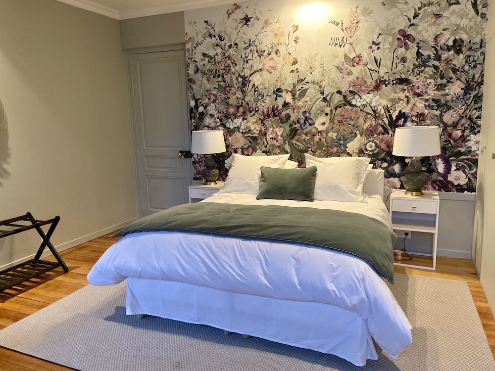 Deluxe Room (Charlotte)