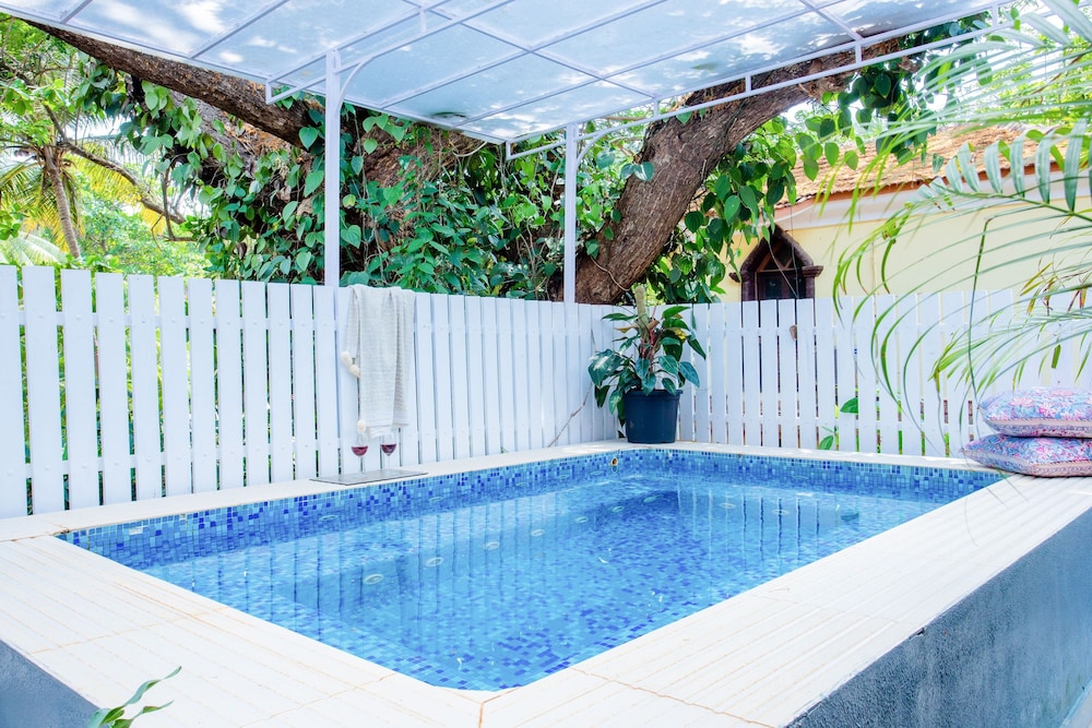 4 bedroom Royal Jacuzzi Villa photo 3