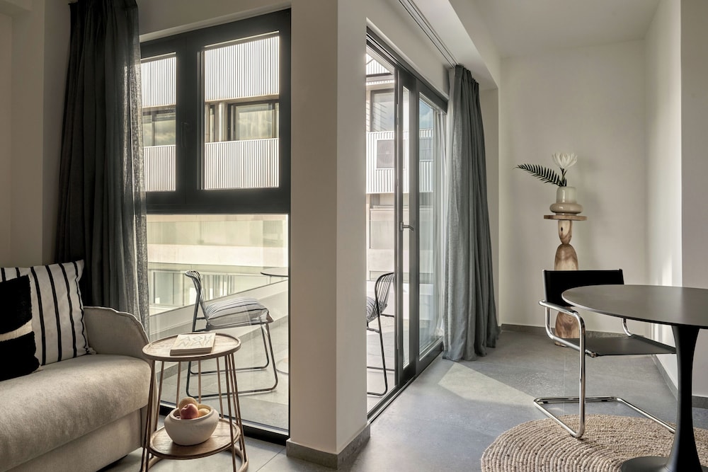 Superior Suite, Balcony, City View photo 3
