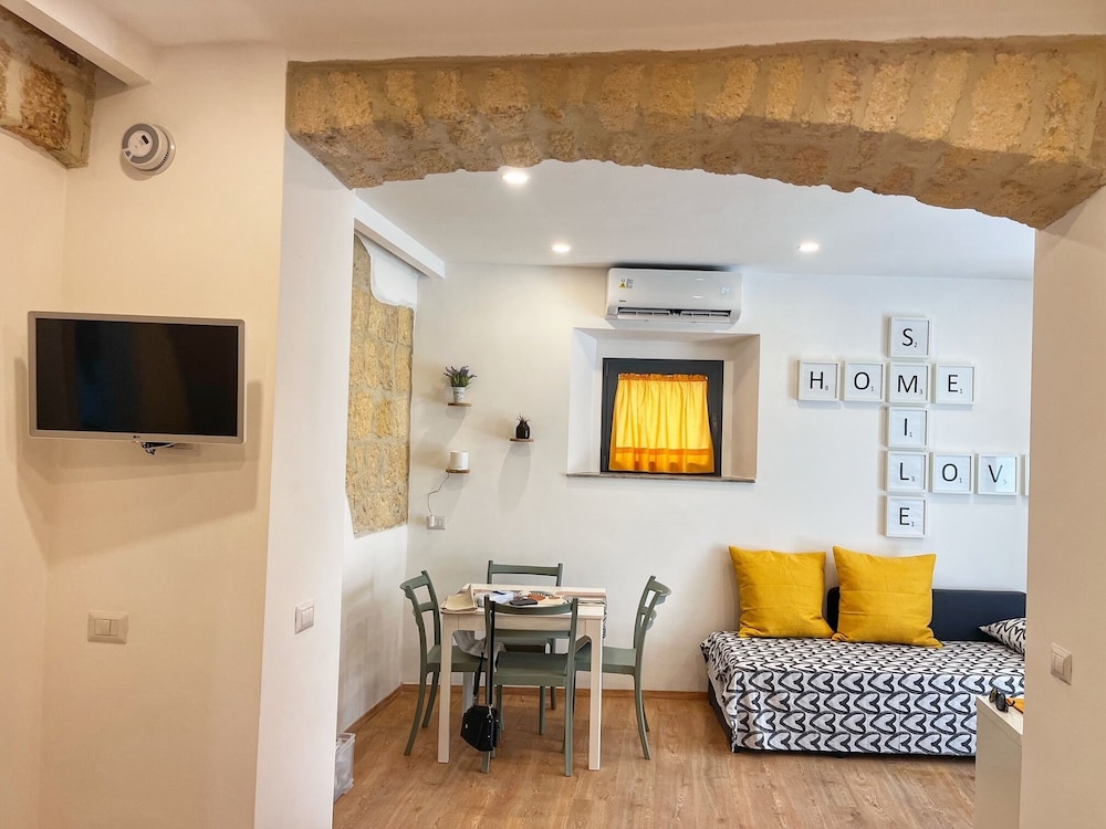 Apartment photo 1
