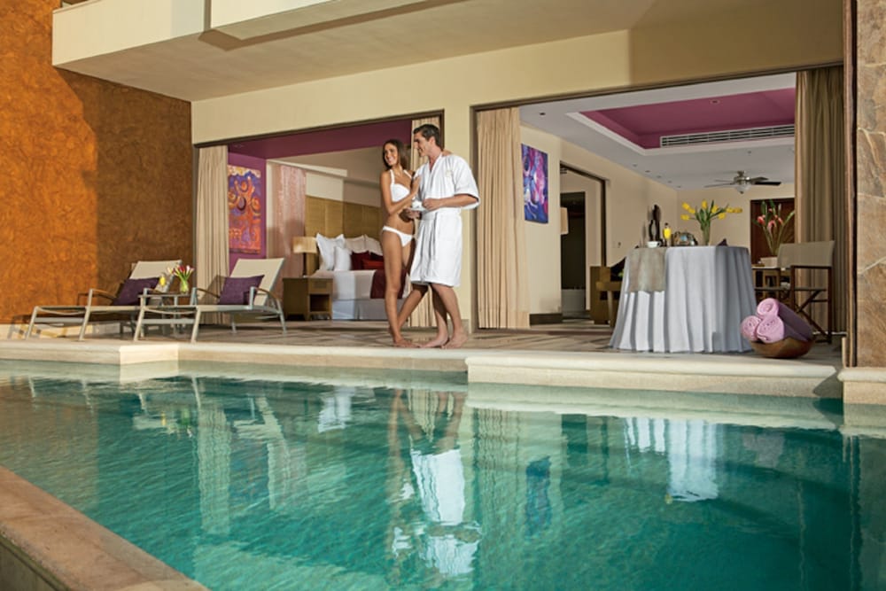 Preferred Club Master Suite Swimout