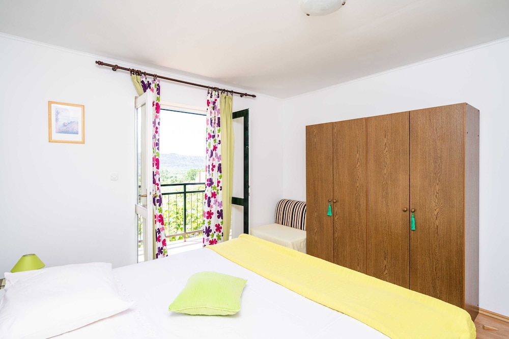 Apartment (Three Bedroom Apartment) - Photo 9