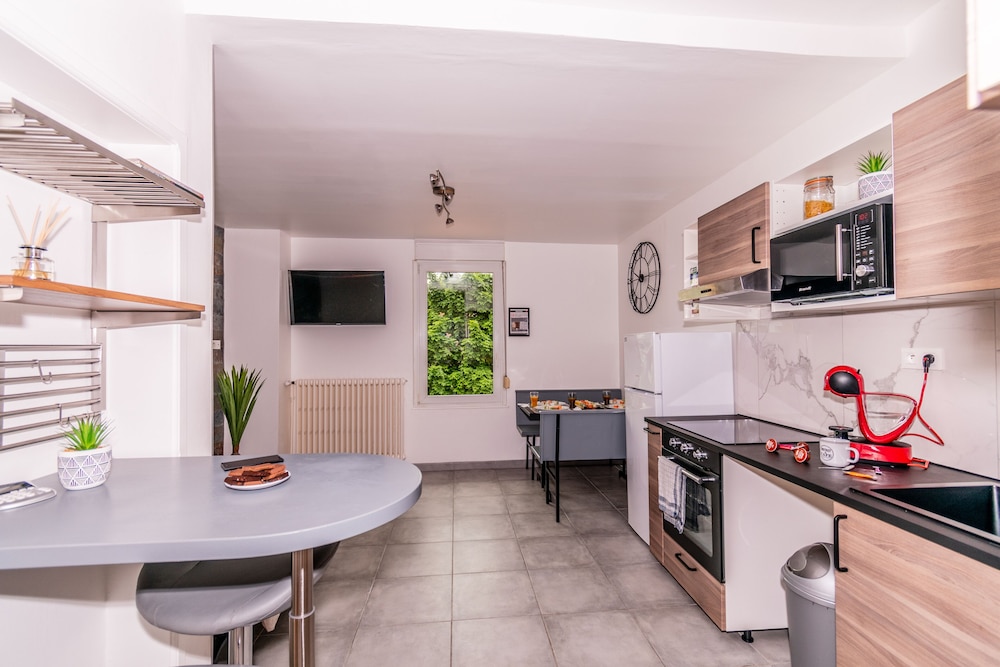 Modern Traveler Apartment - Photo 6