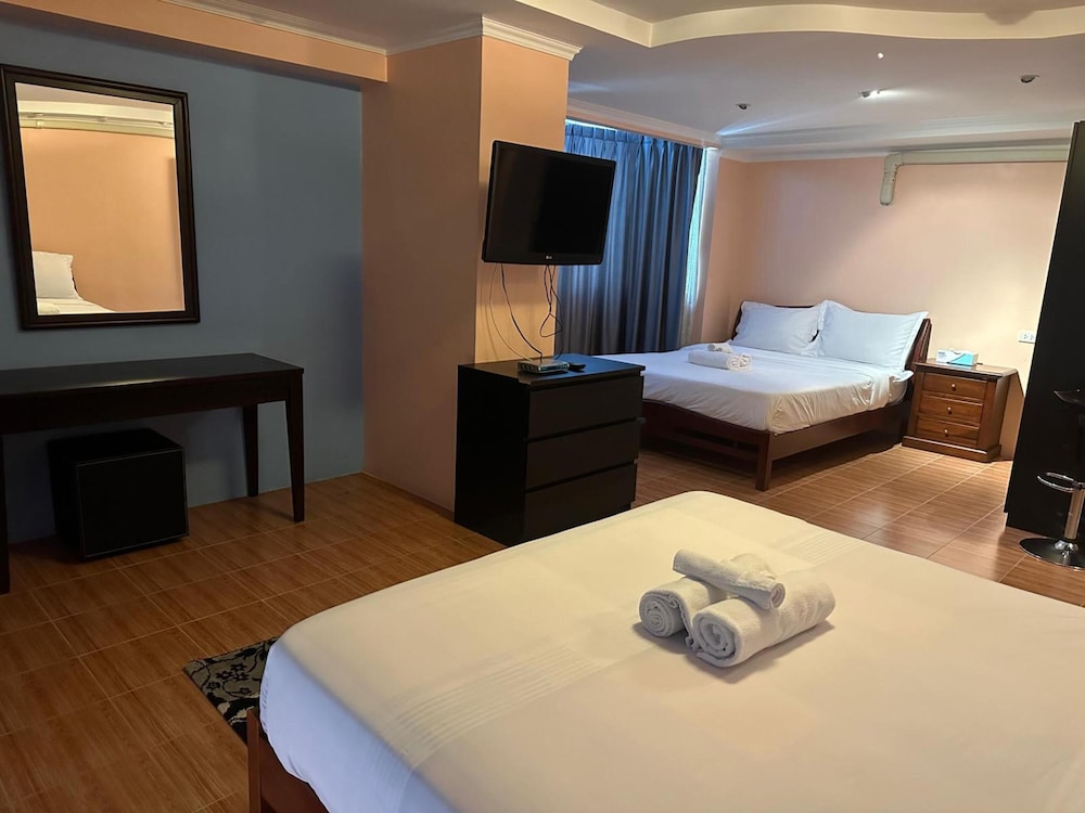Deluxe Twin Room, 2 Bedrooms photo 3