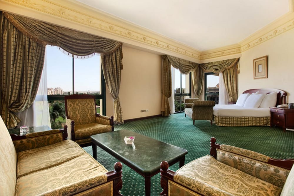 Executive Suite, 1 Queen Bed (Presidential)