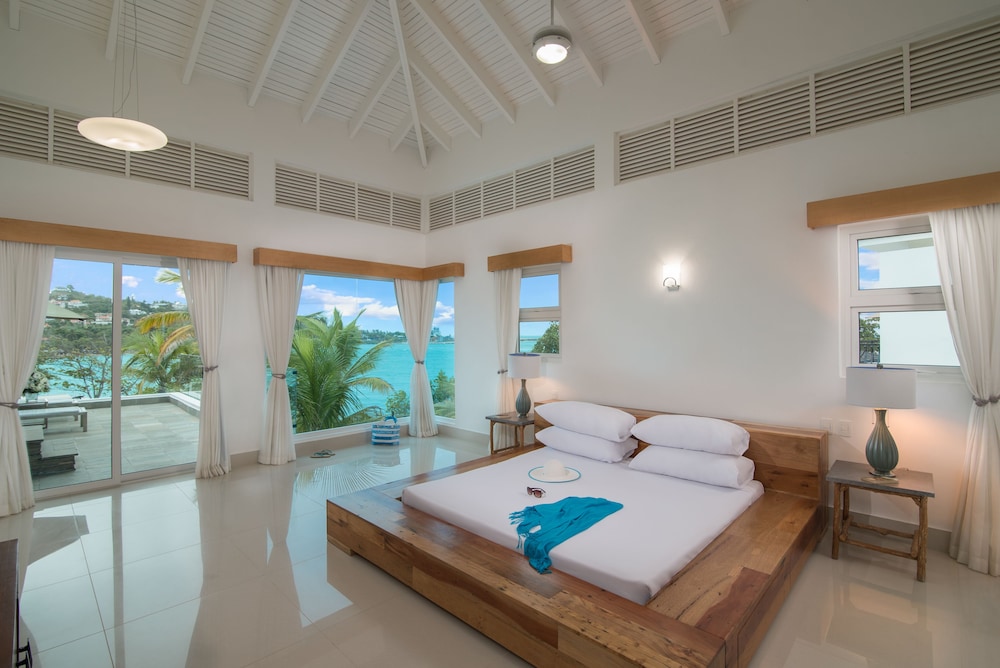 Villa photo 1