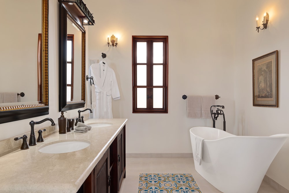 Deluxe Bungalow, 1 King Bed, Bathtub, Garden View (Deluxe Room ) photo 2