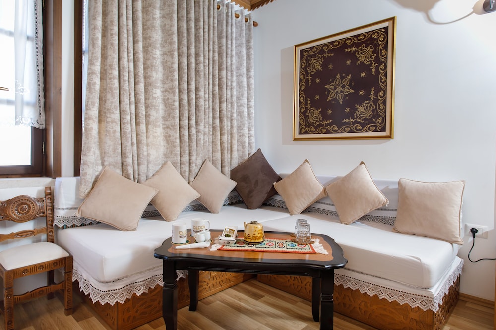 Deluxe Suite, City View photo 3