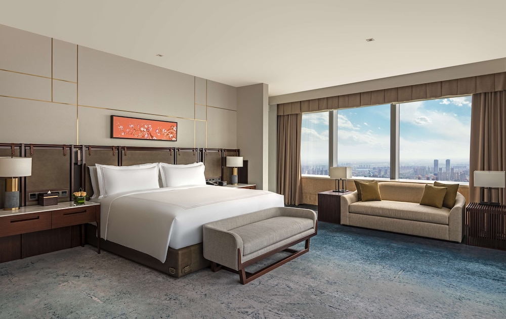 King Conrad Suite - Photo 1