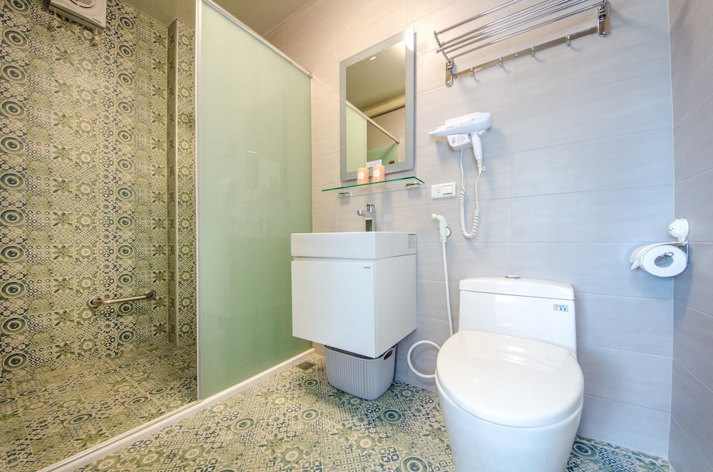 Standard Double Room - Photo 10