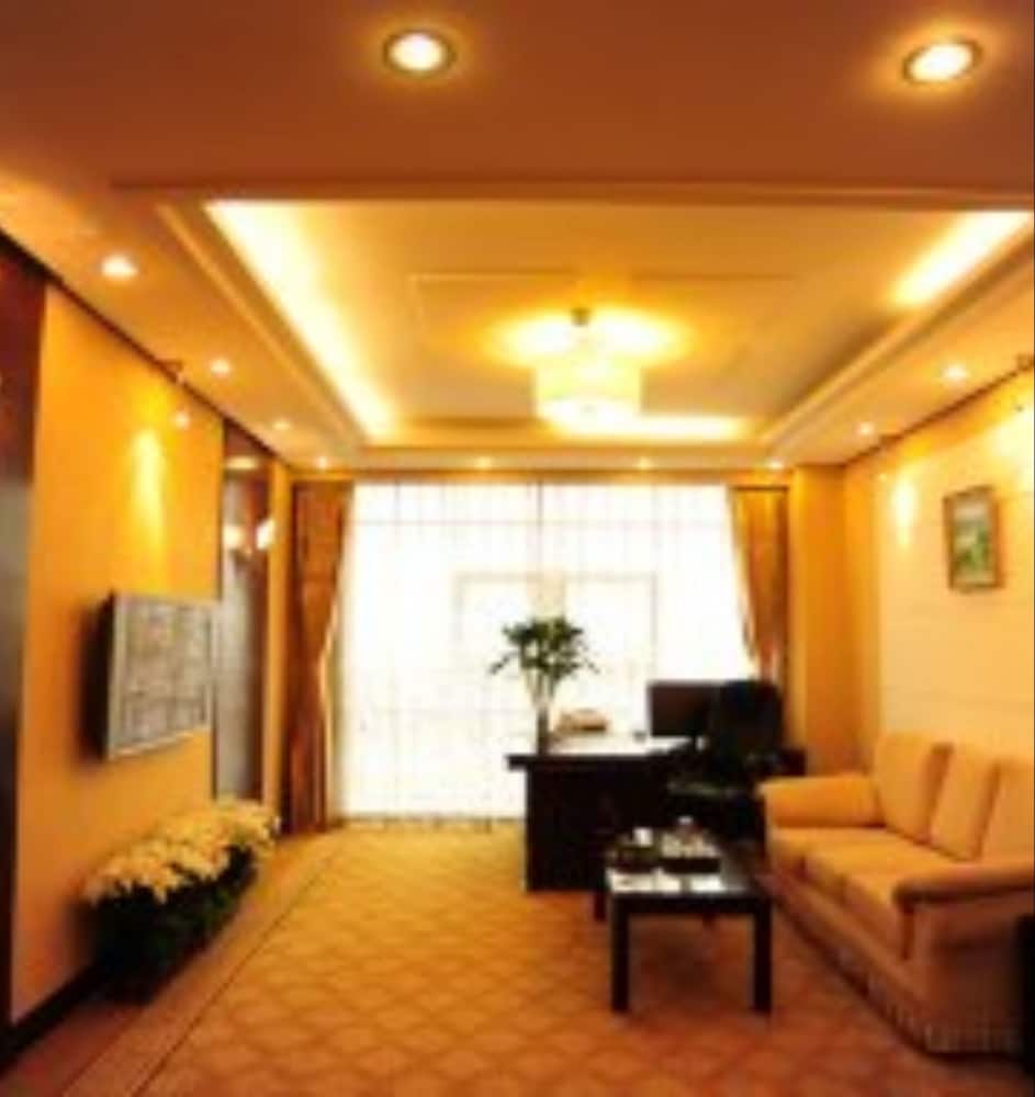 Deluxe Suite photo 1