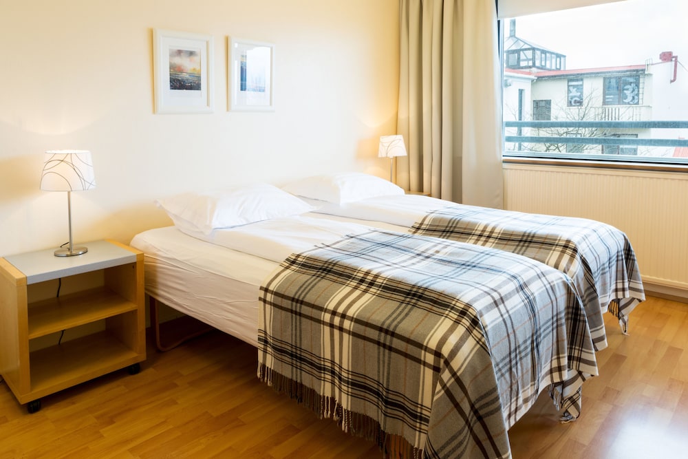 Standard Twin Room, Private Bathroom photo 2