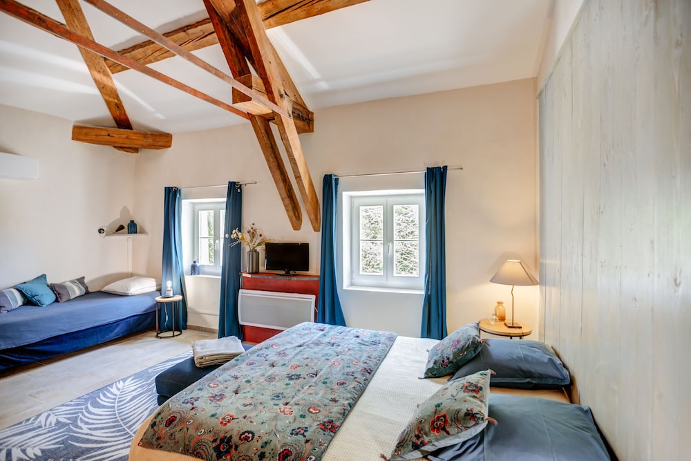 Comfort Triple Room, Park View (Chambre des platanes) photo 3