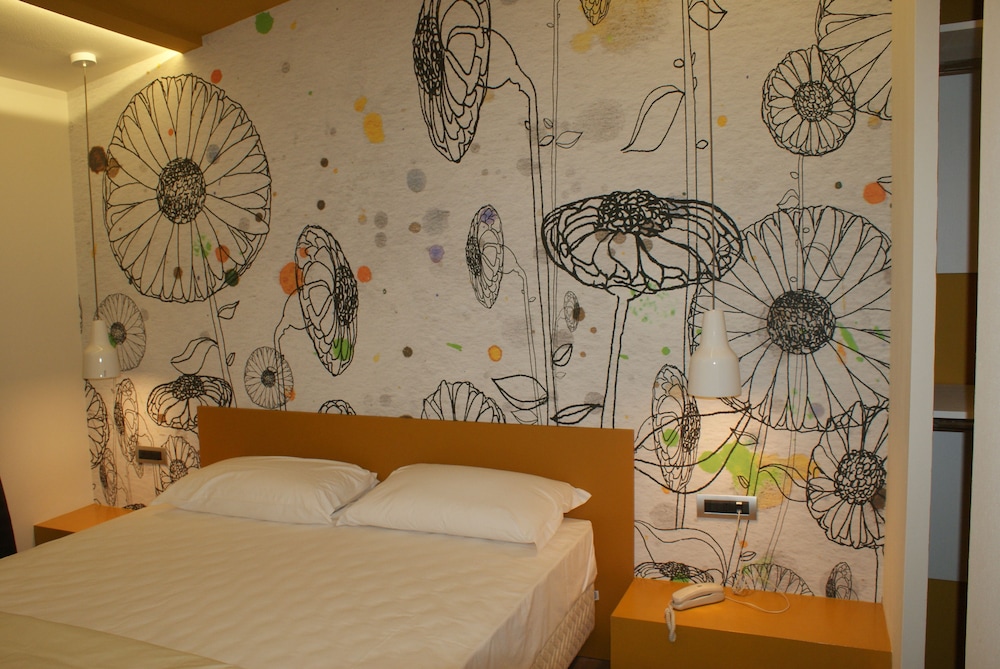 Room (Elegance) photo 2