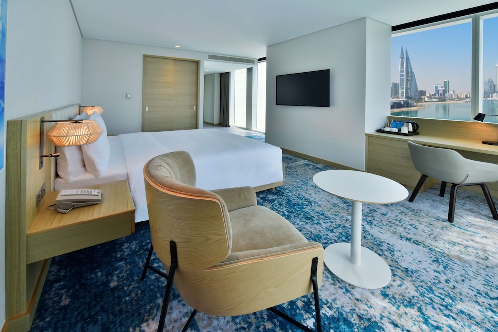 King, Room, Bay View, Corner - Photo 3