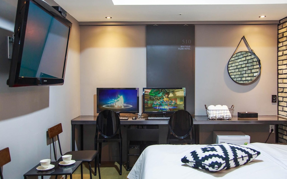 Room (Deluxe PLUS - Game room (2 PCs GeForc)