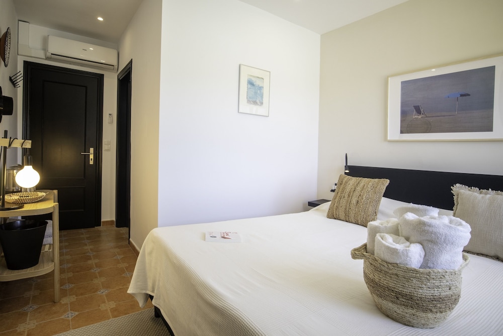 Basic Double Room photo 3