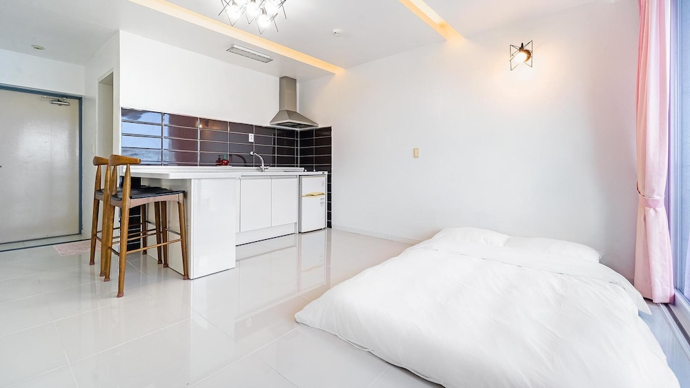 Basic Room, 1 Bedroom (Adong 103(Ocean view, with Pet)) photo 3